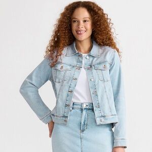 Mossimo Light Wash Denim Jacket EUC
